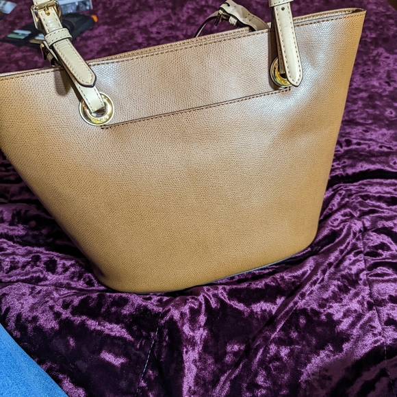 Michael kors bag and wallet - Picture 5 of 11
